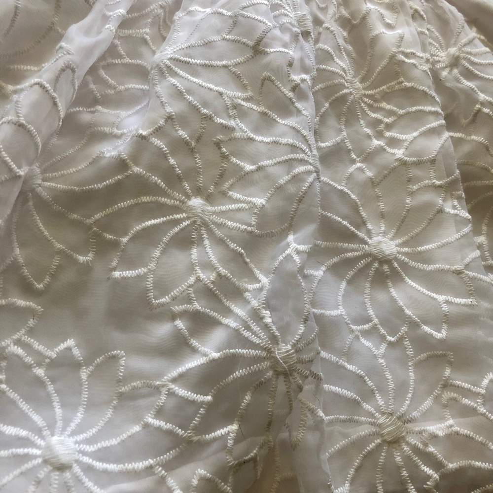White baby girl floral sleeveless dress - Picture 2 of 10